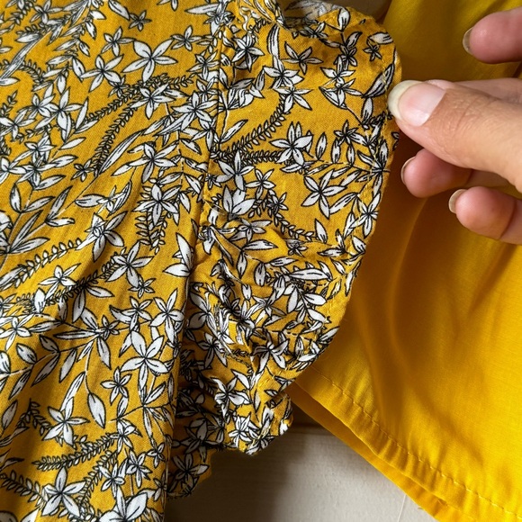 Sweet Floral Button Up Wideleg Romper • S - Picture 4 of 5